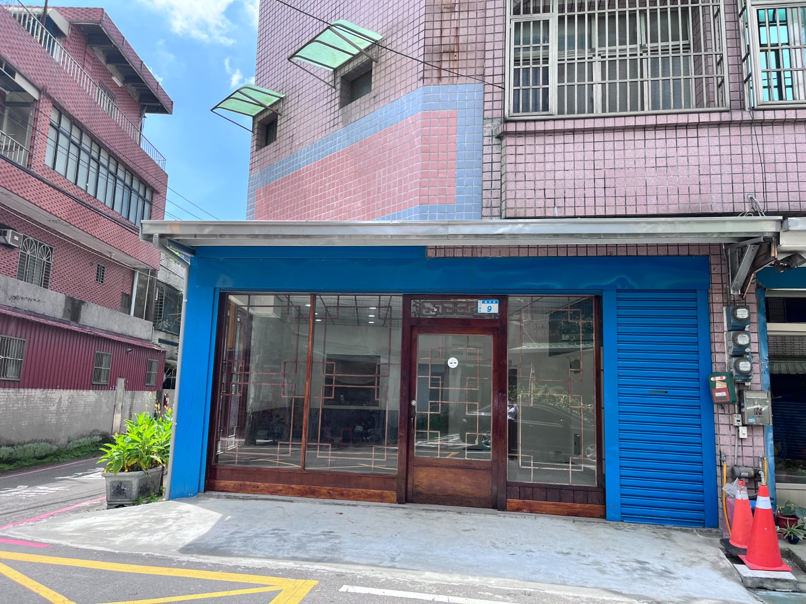 龍岡忠貞國小 大面寬邊間透店