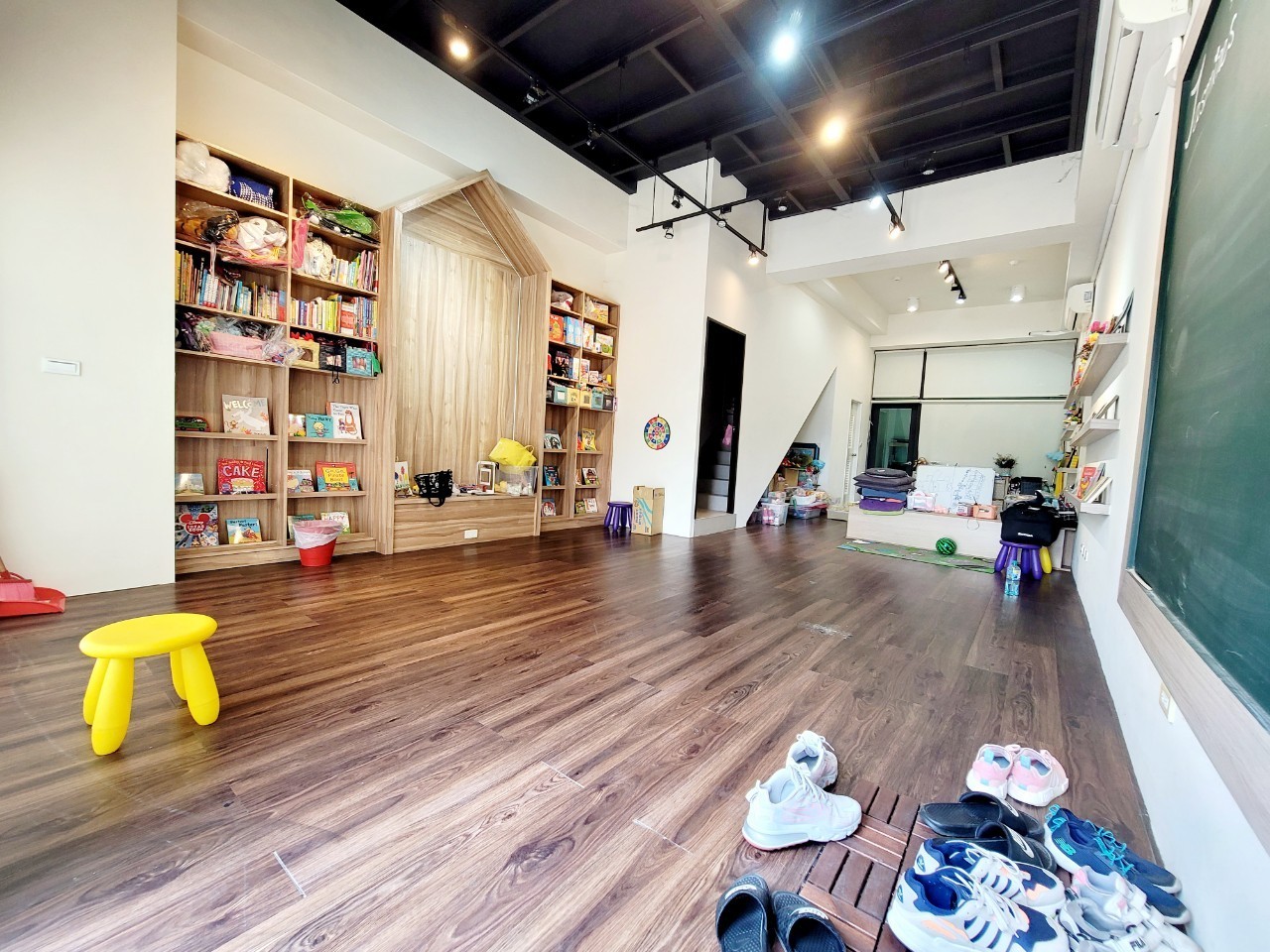黃金店面-賞屋專線037-592666-中信建國店